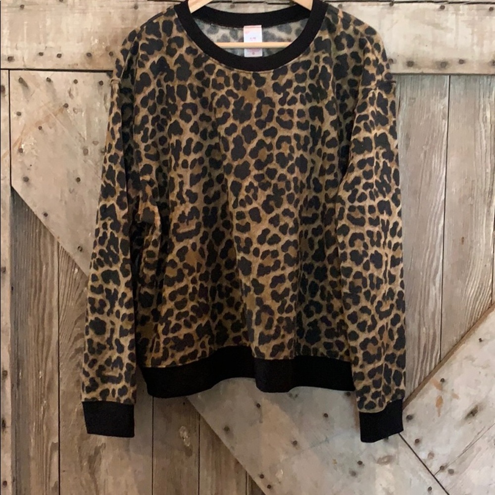 Leopard sweatshirt